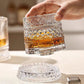 ✨ Cristal refinado com acabamento em formato de diamante 💎 🔄 Rotação total de 360° – um design exclusivo, pensado para verdadeiros apreciadores de bebidas finas. 🥃🍷