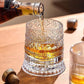 ✨ Cristal refinado com acabamento em formato de diamante 💎 🔄 Rotação total de 360° – um design exclusivo, pensado para verdadeiros apreciadores de bebidas finas. 🥃🍷