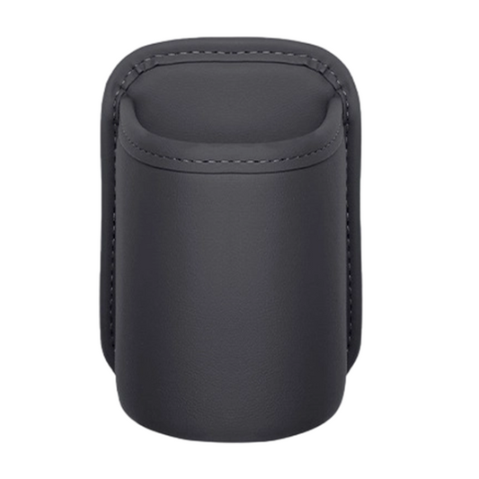 🥳PROMOÇÃO QUENTE DE 2026🥳💞Mais de 50 mil unidades vendidas!🚗🧺 50% DE DESCONTO! Porta-copos de couro para porta de carro – Abertura ampla, fácil acesso a bebidas e celular. Fixação segura com clipe. Couro PU, resistente e elegante. 🛡️✨